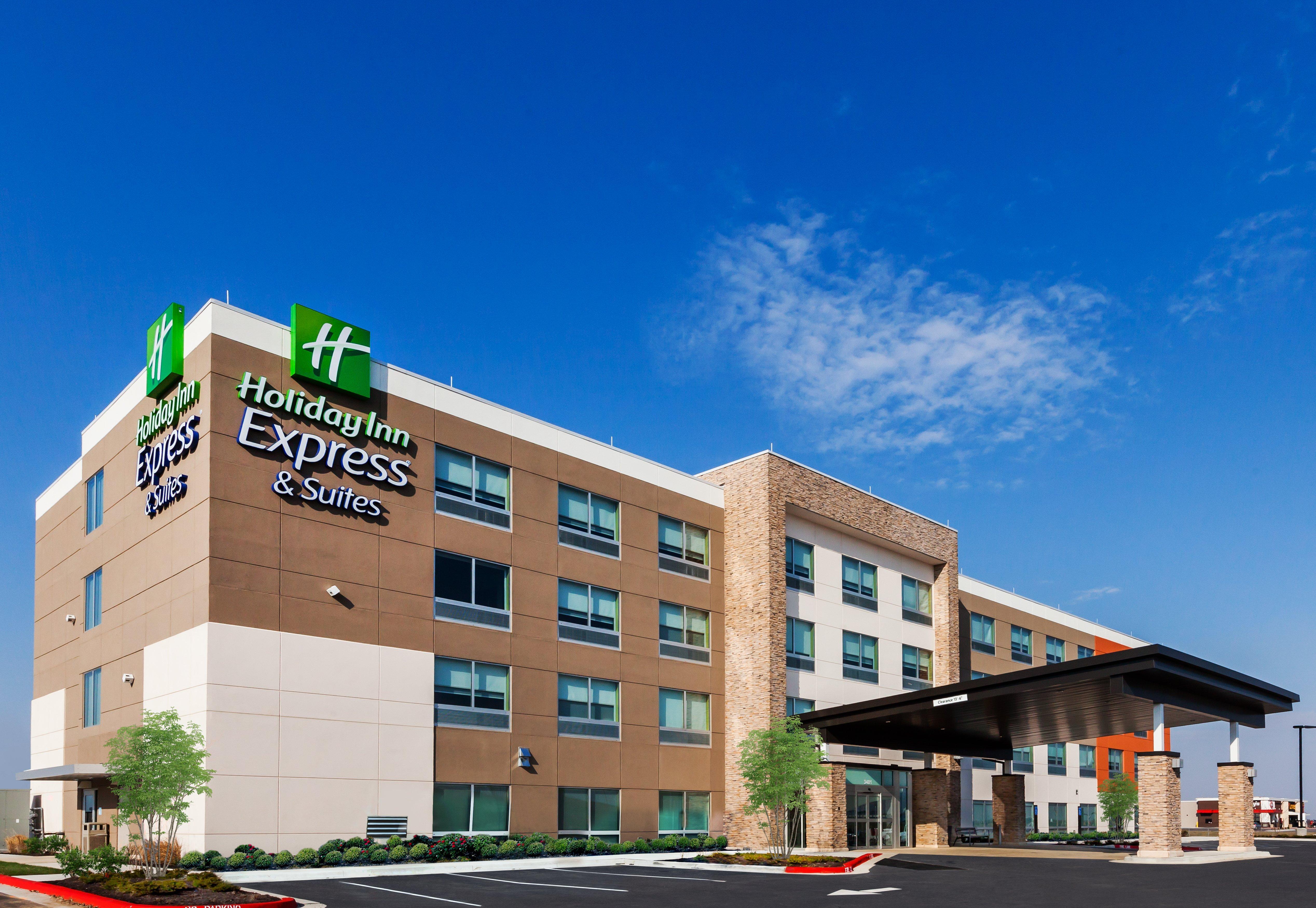 Holiday Inn Express And Suites Chanute, An Ihg Hotel Exterior foto